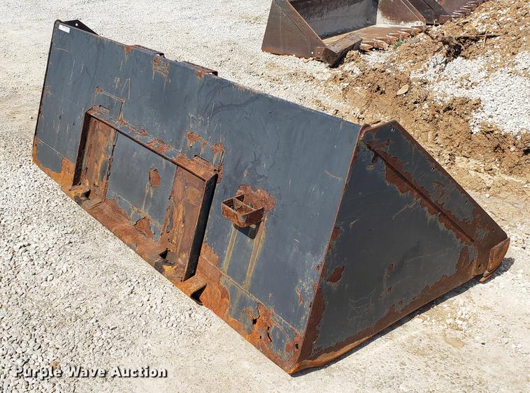 image for item EN9822 Skid steer snow bucket