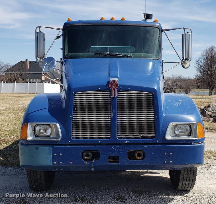 image for item EN9823 2002 Kenworth T300 dump truck