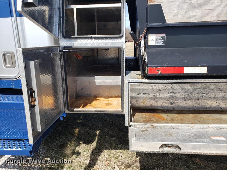 image for item EN9823 2002 Kenworth T300 dump truck