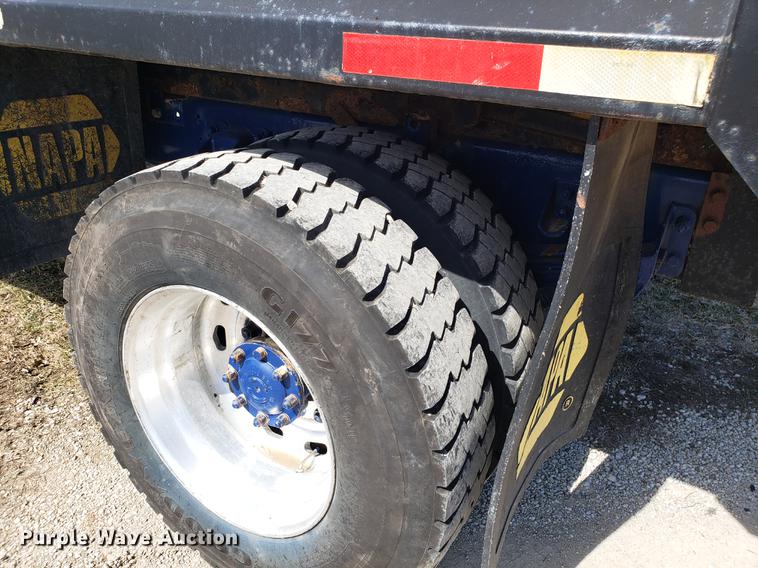 image for item EN9823 2002 Kenworth T300 dump truck