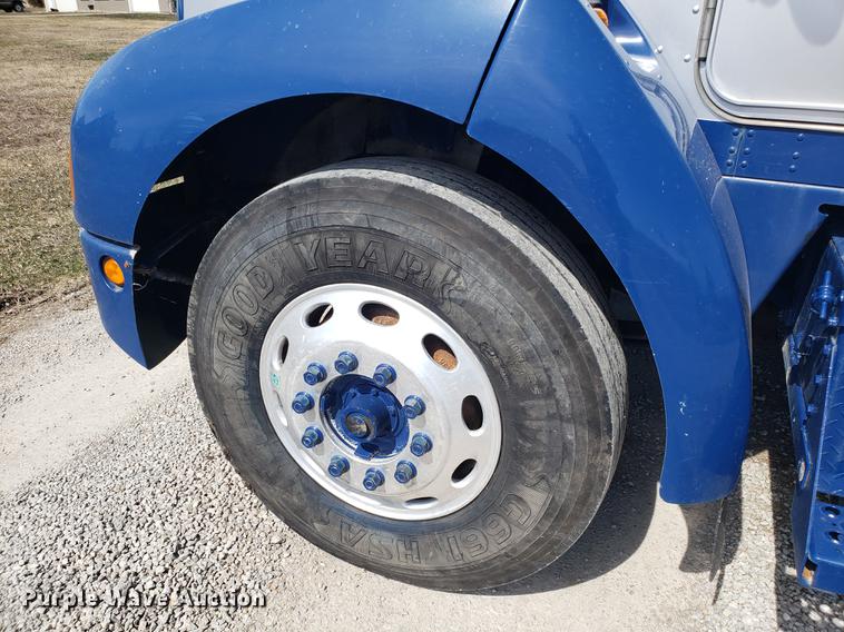 image for item EN9823 2002 Kenworth T300 dump truck