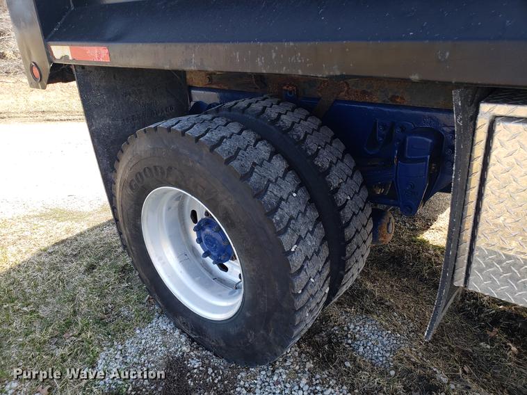 image for item EN9823 2002 Kenworth T300 dump truck