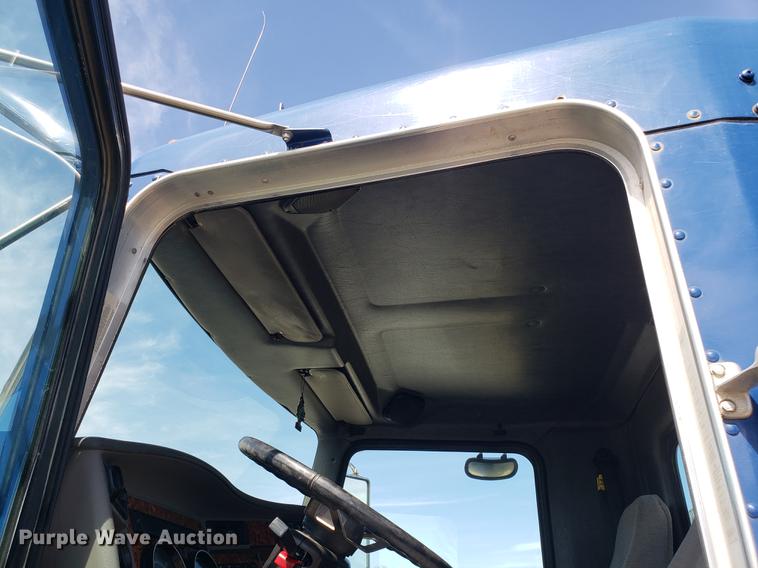 image for item EN9823 2002 Kenworth T300 dump truck