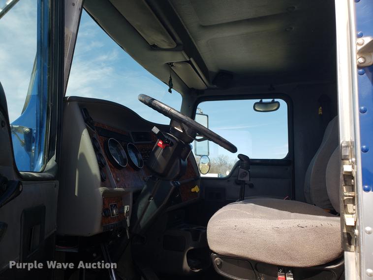 image for item EN9823 2002 Kenworth T300 dump truck