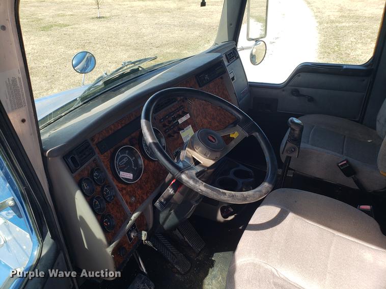 image for item EN9823 2002 Kenworth T300 dump truck