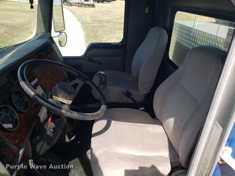 image for item EN9823 2002 Kenworth T300 dump truck