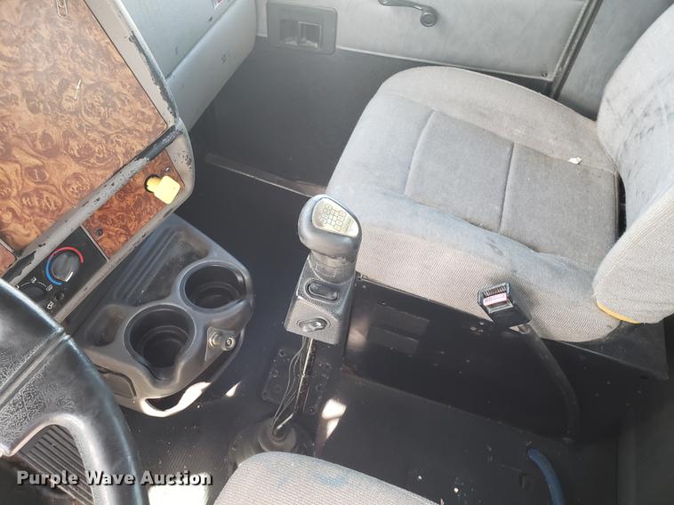 image for item EN9823 2002 Kenworth T300 dump truck