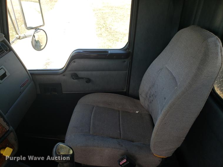 image for item EN9823 2002 Kenworth T300 dump truck