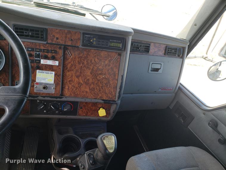 image for item EN9823 2002 Kenworth T300 dump truck