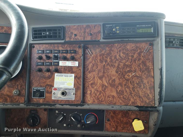 image for item EN9823 2002 Kenworth T300 dump truck