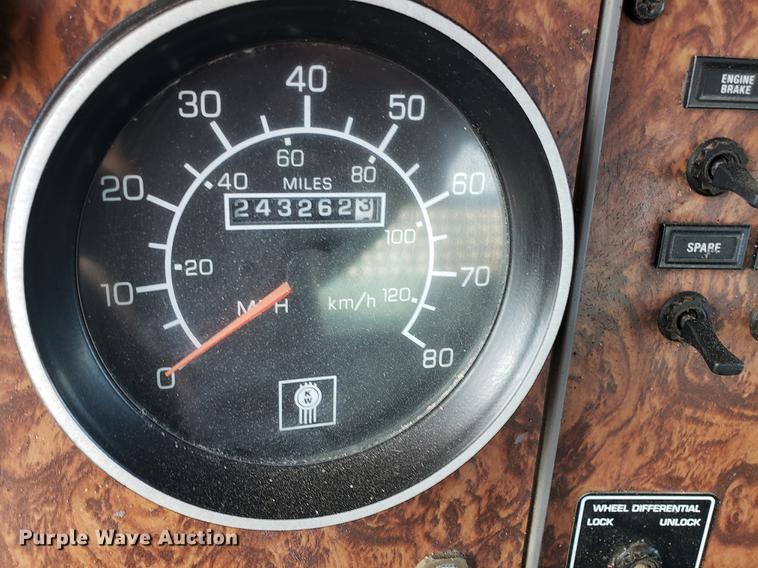 image for item EN9823 2002 Kenworth T300 dump truck