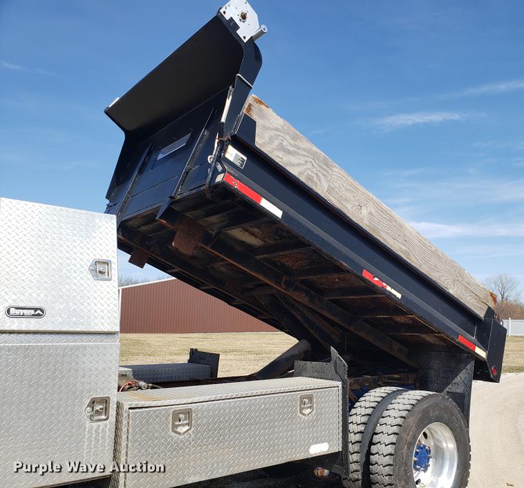 image for item EN9823 2002 Kenworth T300 dump truck