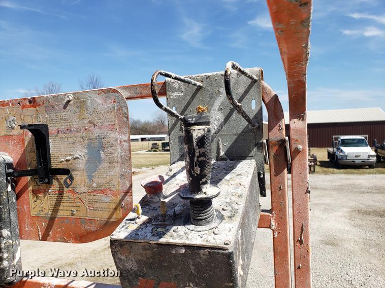 image for item EN9831 2003 JLG 3246E2 scissor lift