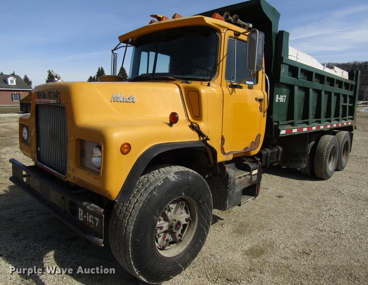 image for item EU9595 1986 Mack DM600 dump truck