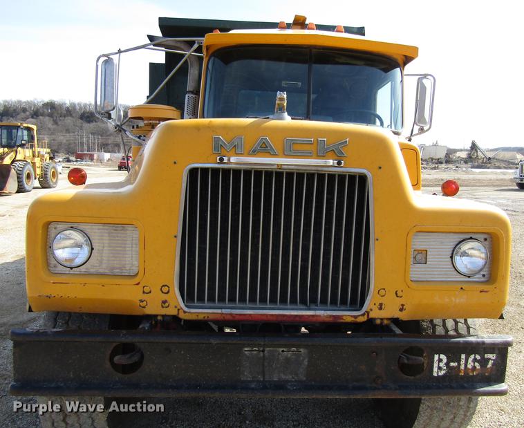 image for item EU9595 1986 Mack DM600 dump truck