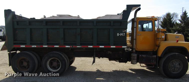 image for item EU9595 1986 Mack DM600 dump truck