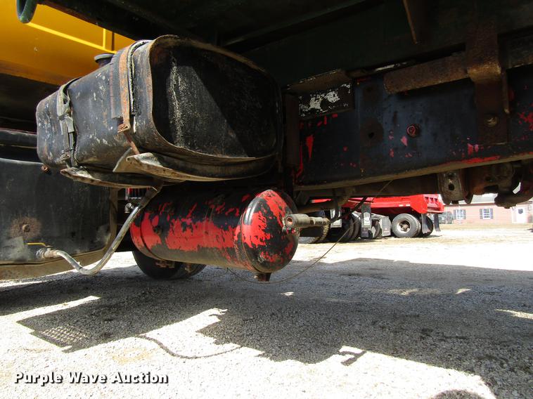 image for item EU9595 1986 Mack DM600 dump truck