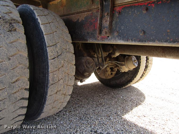 image for item EU9595 1986 Mack DM600 dump truck