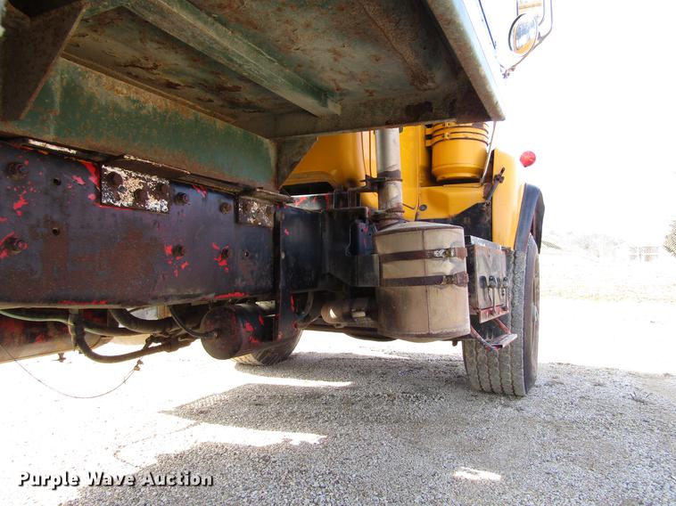 image for item EU9595 1986 Mack DM600 dump truck