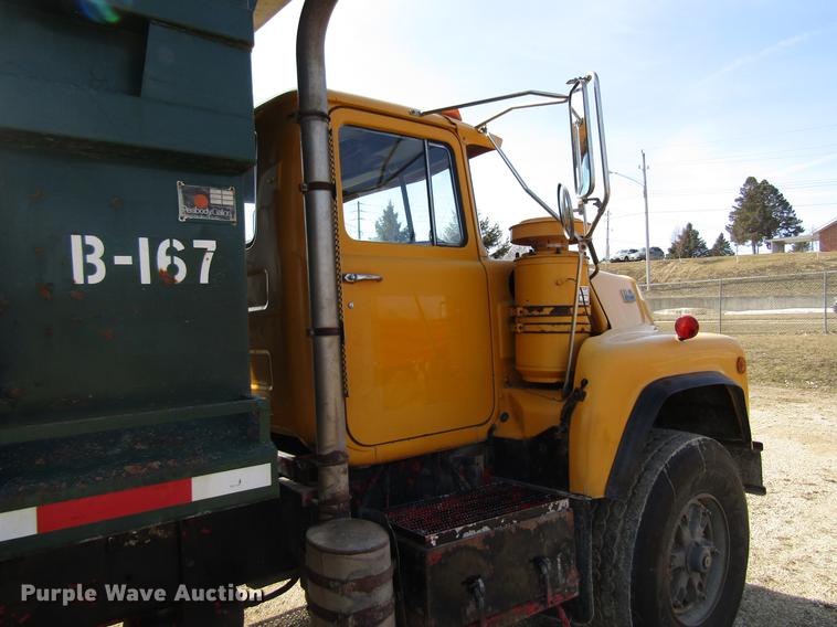image for item EU9595 1986 Mack DM600 dump truck