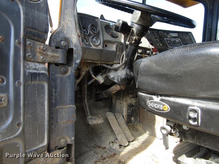 image for item EU9595 1986 Mack DM600 dump truck