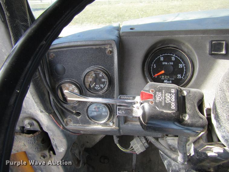 image for item EU9595 1986 Mack DM600 dump truck