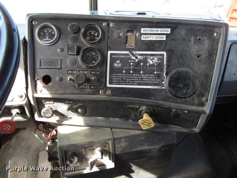 image for item EU9595 1986 Mack DM600 dump truck