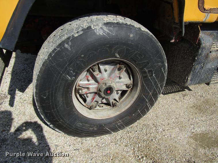 image for item EU9595 1986 Mack DM600 dump truck