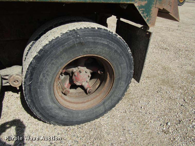 image for item EU9595 1986 Mack DM600 dump truck