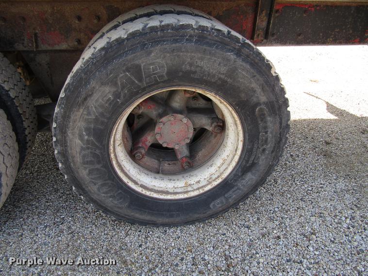 image for item EU9595 1986 Mack DM600 dump truck