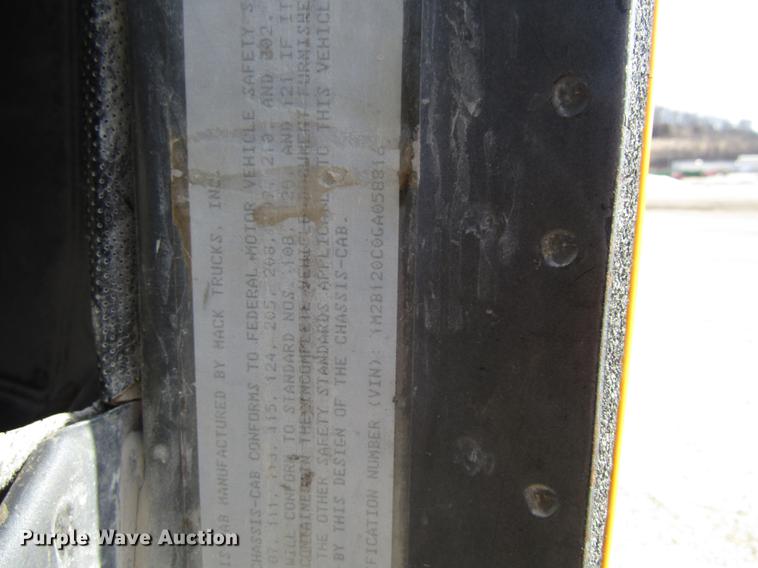 image for item EU9595 1986 Mack DM600 dump truck