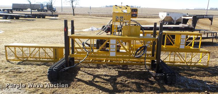 image for item EW9992 2018 Gomaco 4000 Spanit work bridge