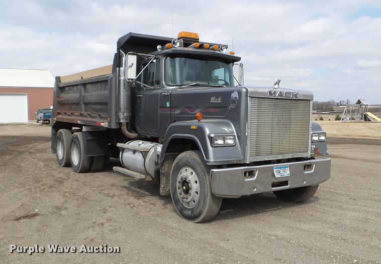image for item EW9994 1987 Mack RW713 dump truck