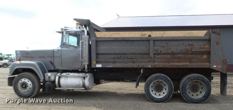 image for item EW9994 1987 Mack RW713 dump truck