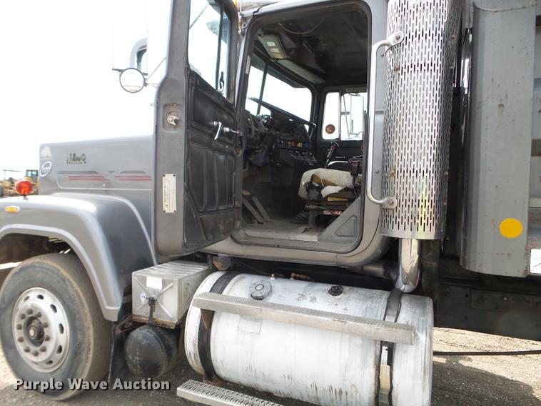 image for item EW9994 1987 Mack RW713 dump truck