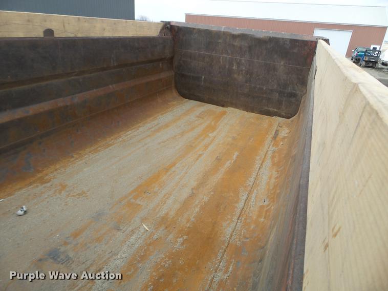 image for item EW9994 1987 Mack RW713 dump truck