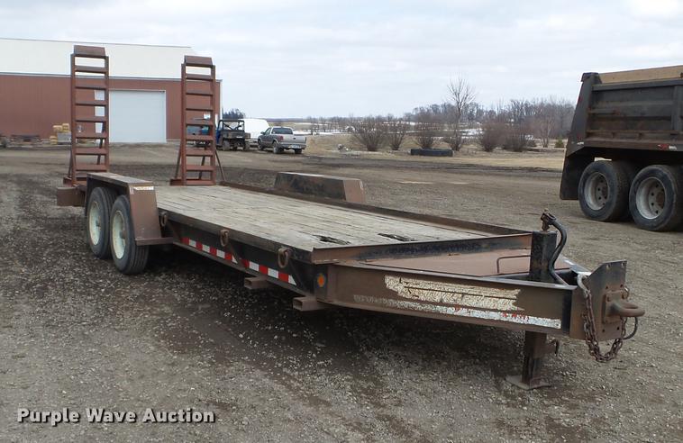 image for item EW9995 1998 Towmaster T-16DD equipment trailer