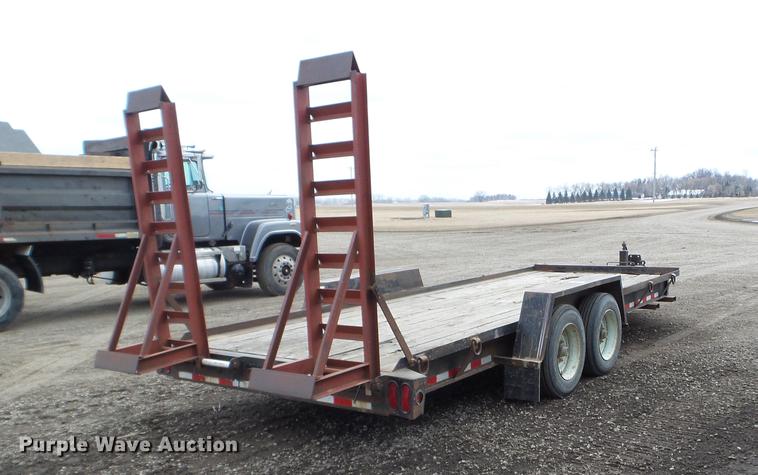 image for item EW9995 1998 Towmaster T-16DD equipment trailer