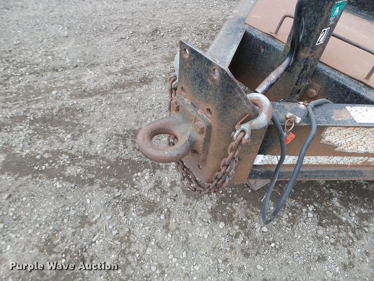 image for item EW9995 1998 Towmaster T-16DD equipment trailer