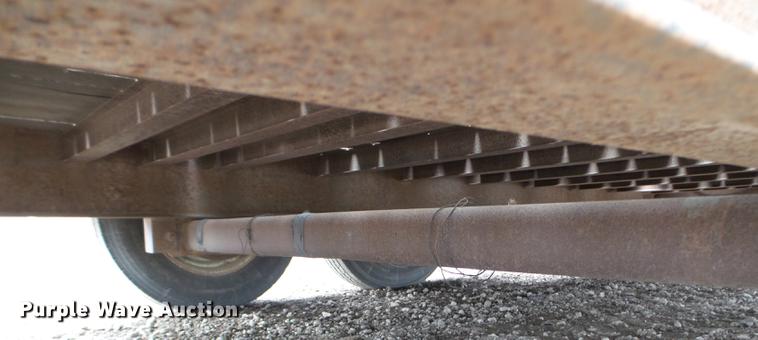 image for item EW9995 1998 Towmaster T-16DD equipment trailer