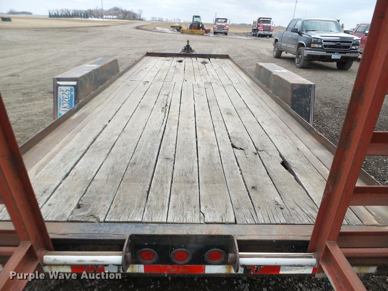 image for item EW9995 1998 Towmaster T-16DD equipment trailer