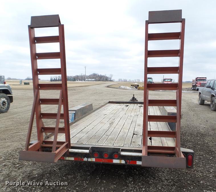 image for item EW9995 1998 Towmaster T-16DD equipment trailer