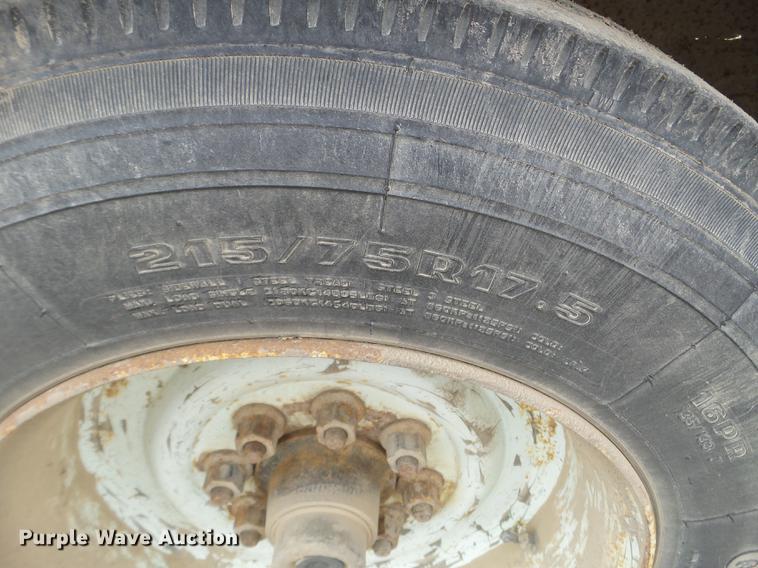 image for item EW9995 1998 Towmaster T-16DD equipment trailer