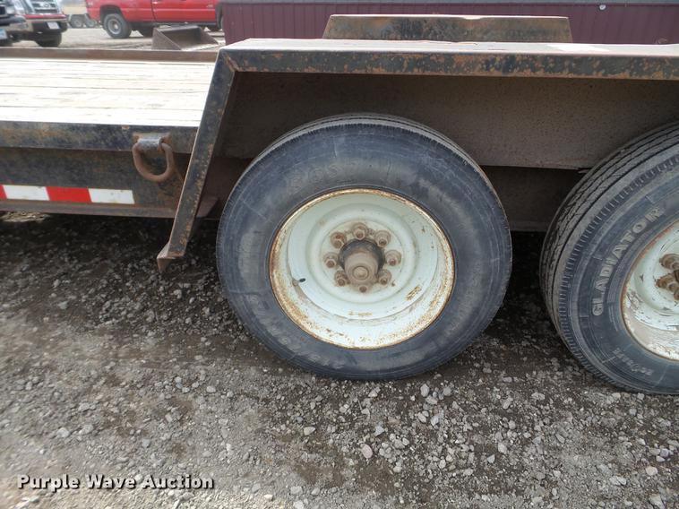 image for item EW9995 1998 Towmaster T-16DD equipment trailer