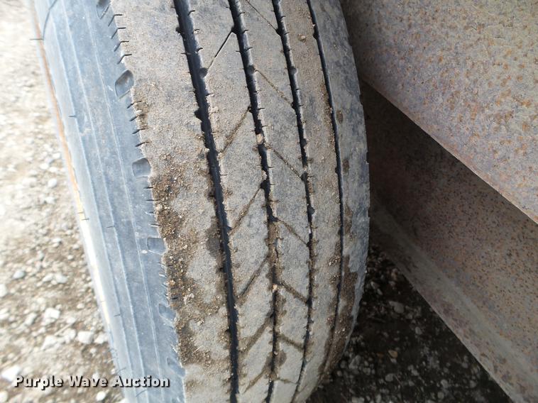 image for item EW9995 1998 Towmaster T-16DD equipment trailer