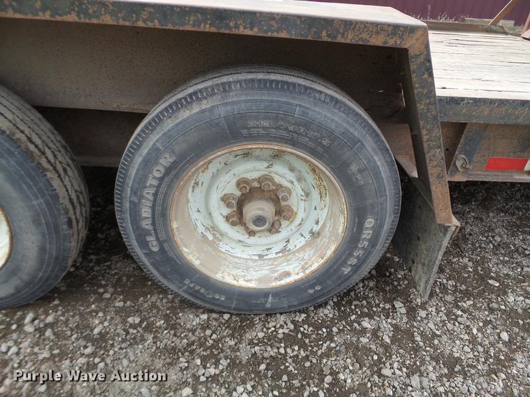 image for item EW9995 1998 Towmaster T-16DD equipment trailer