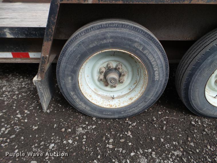 image for item EW9995 1998 Towmaster T-16DD equipment trailer