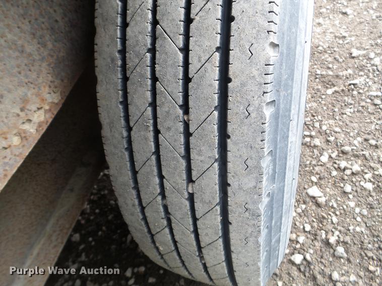 image for item EW9995 1998 Towmaster T-16DD equipment trailer