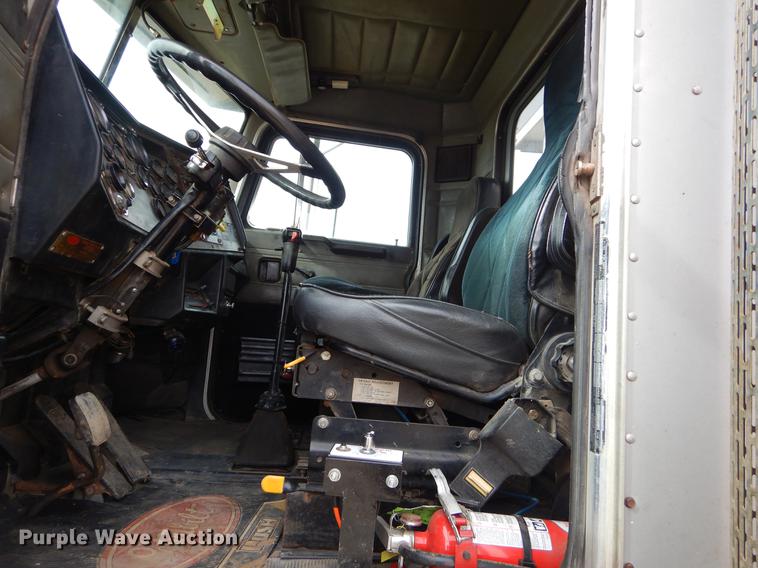 image for item EZ9795 1988 Peterbilt 379 dump truck