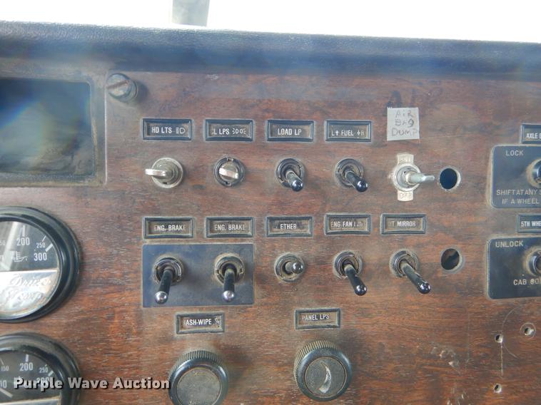 image for item EZ9795 1988 Peterbilt 379 dump truck